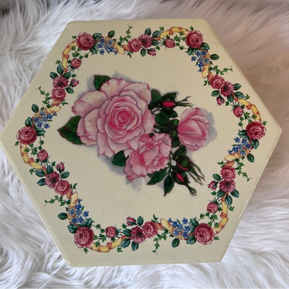 Vintage Box Floral Roses Hexagonal with Lid - Picture 2 of 8